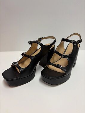 Urban Outfitters Black Chunky Heels (Size 8)